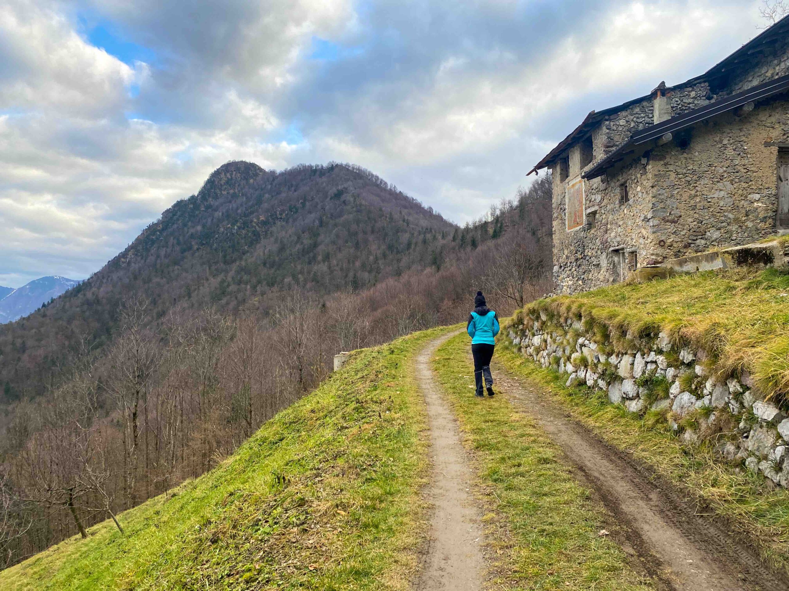 Strada agro silvo pastolare verso Oratorio di San Giovanni Battista