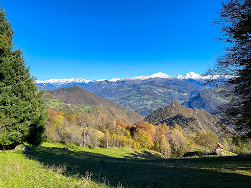 verso il Pizzo Cerro, veduta sulla Val Brembana
